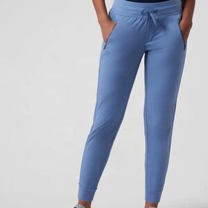 Athleta Trekkie North Jogger Cottage Blue Sz 10 Hiking Outdoor Pant Athleisure